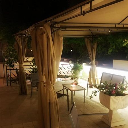 Garden House - Luxury Guest House - Overnight Stay Only Рим Екстериор снимка