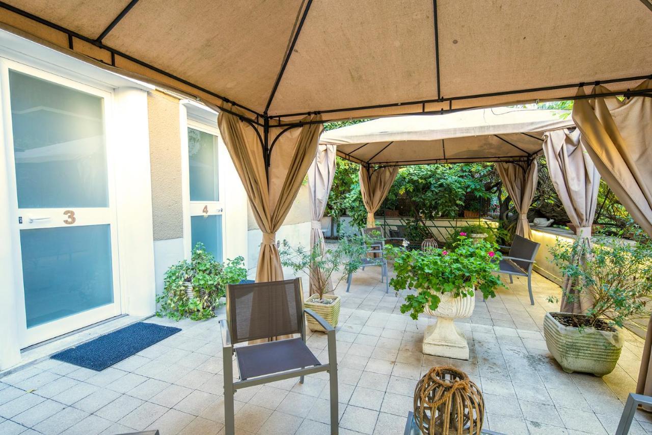 Garden House - Luxury Guest House - Overnight Stay Only Рим Екстериор снимка