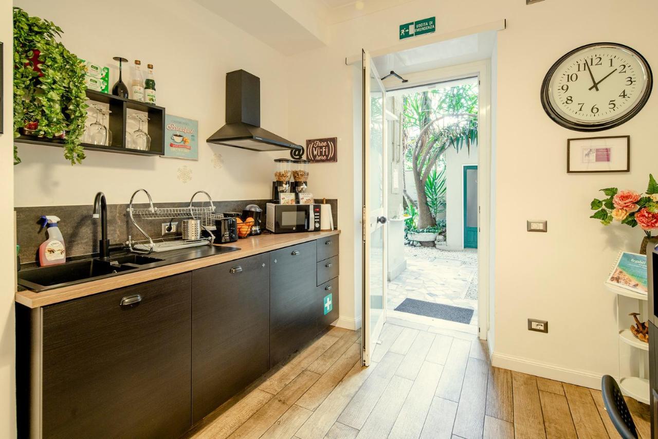 Garden House - Luxury Guest House - Overnight Stay Only Рим Екстериор снимка